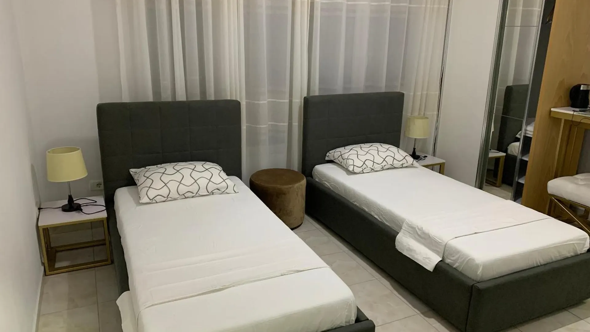 Twin Room 티라나